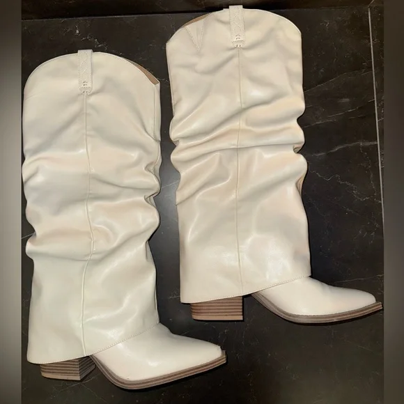 Crown Vintage White Heeled Boots - Picture 1 of 5
